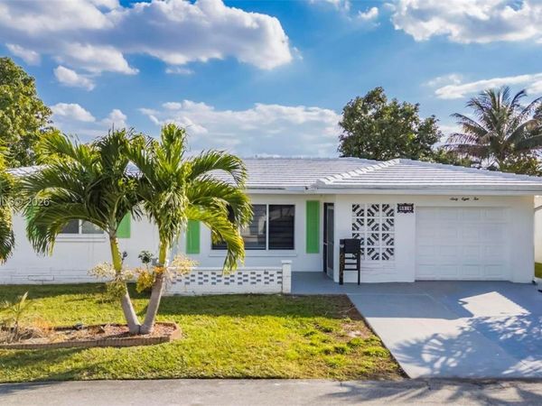 6810 NW 74th Pl, Tamarac, FL 33321