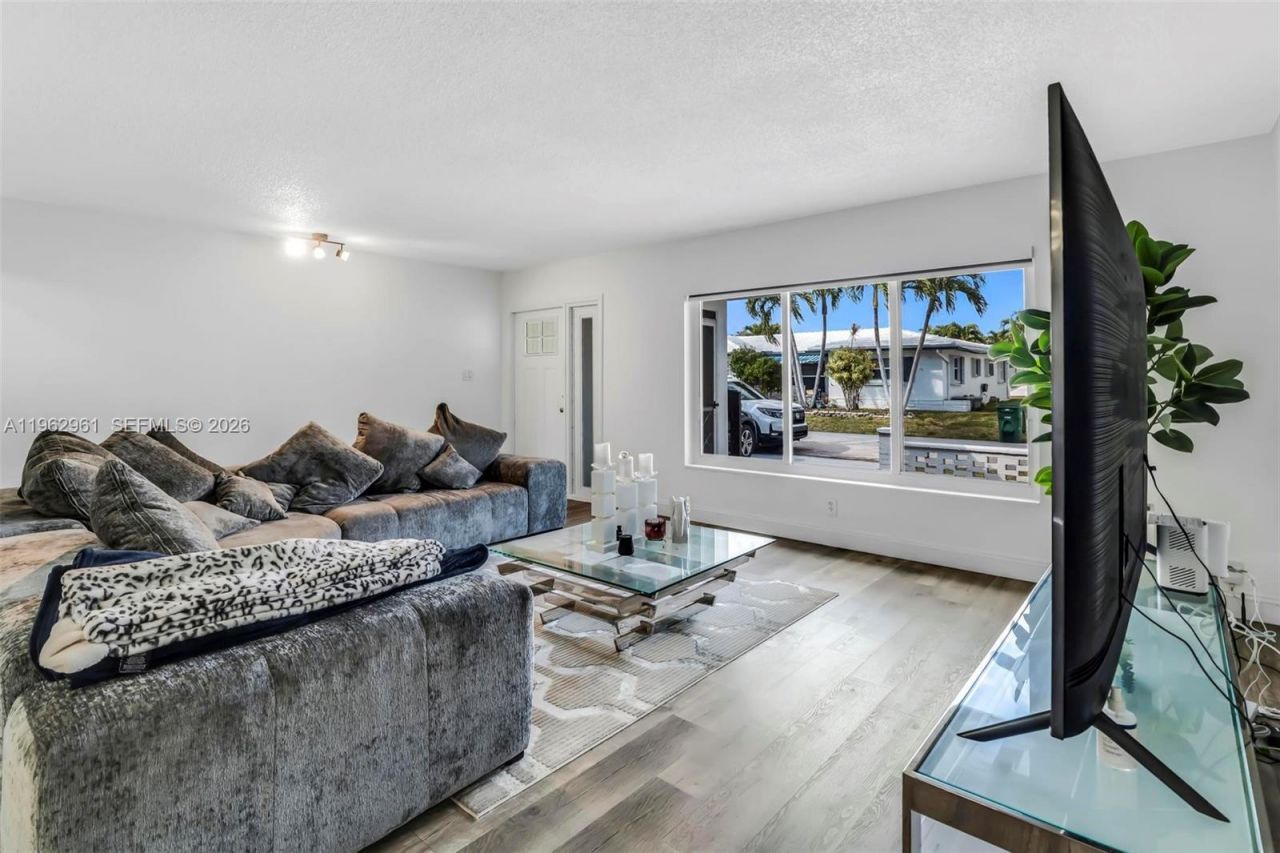 6810 NW 74th Pl, Tamarac, FL 33321 Photo