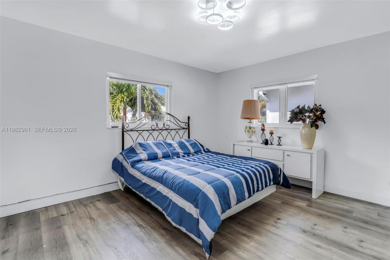 6810 NW 74th Pl, Tamarac, FL 33321 Photo