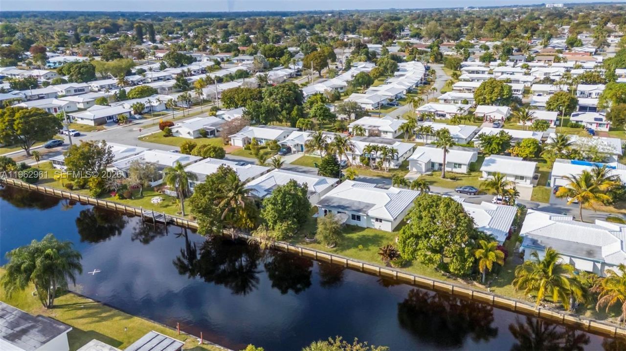 6810 NW 74th Pl, Tamarac, FL 33321 Photo