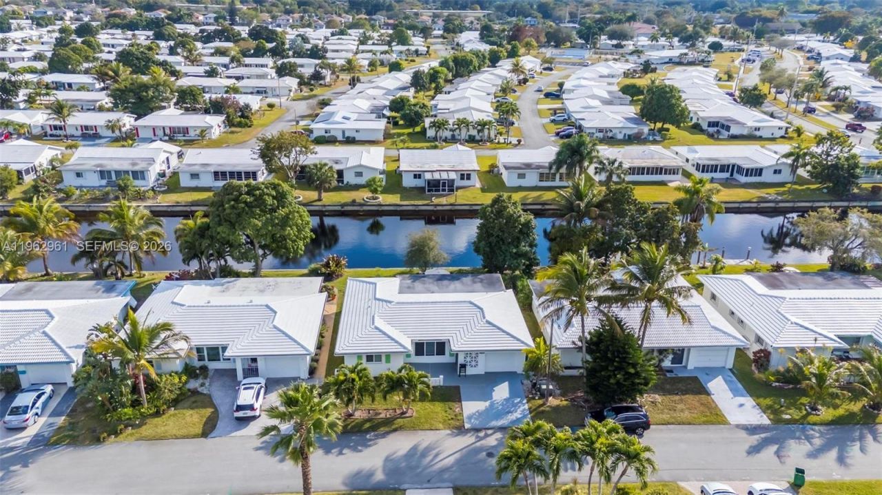 6810 NW 74th Pl, Tamarac, FL 33321 Photo