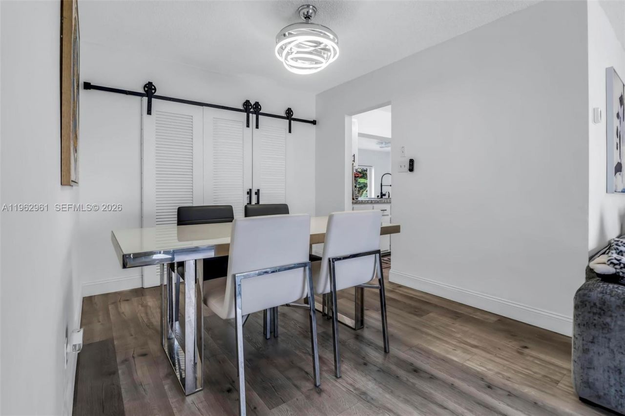 6810 NW 74th Pl, Tamarac, FL 33321 Photo