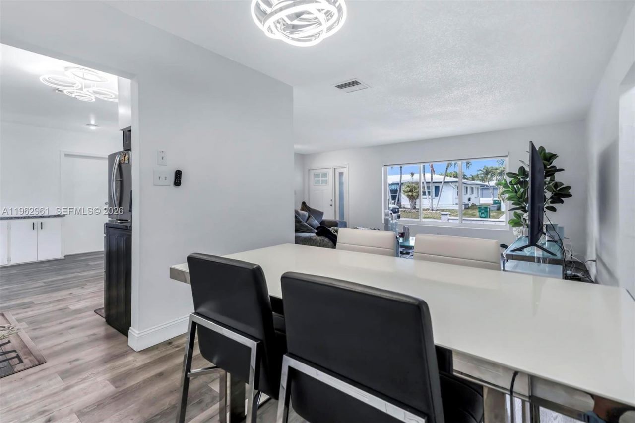 6810 NW 74th Pl, Tamarac, FL 33321 Photo