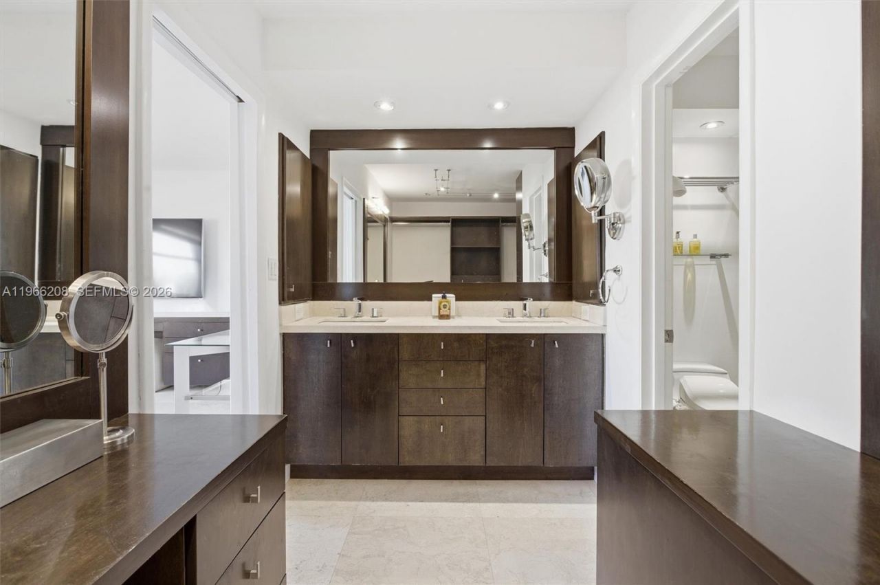 613 Ocean Dr , Unit 5D, Key Biscayne, FL 33149 Photo