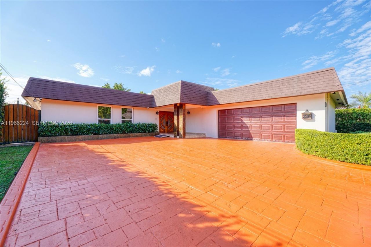 5826 SW 17th St, Miami, FL 33155 Photo