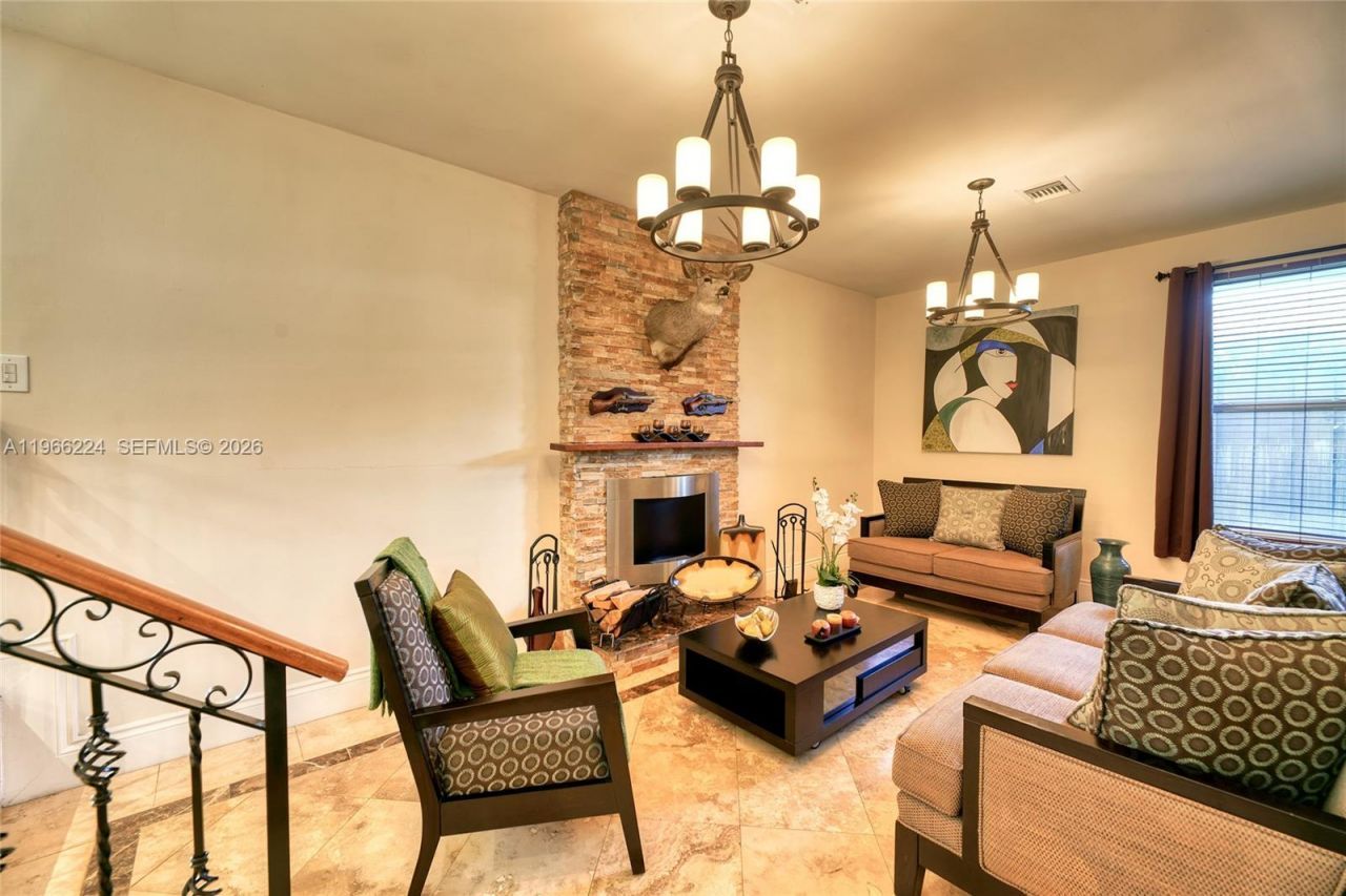 5826 SW 17th St, Miami, FL 33155 Photo