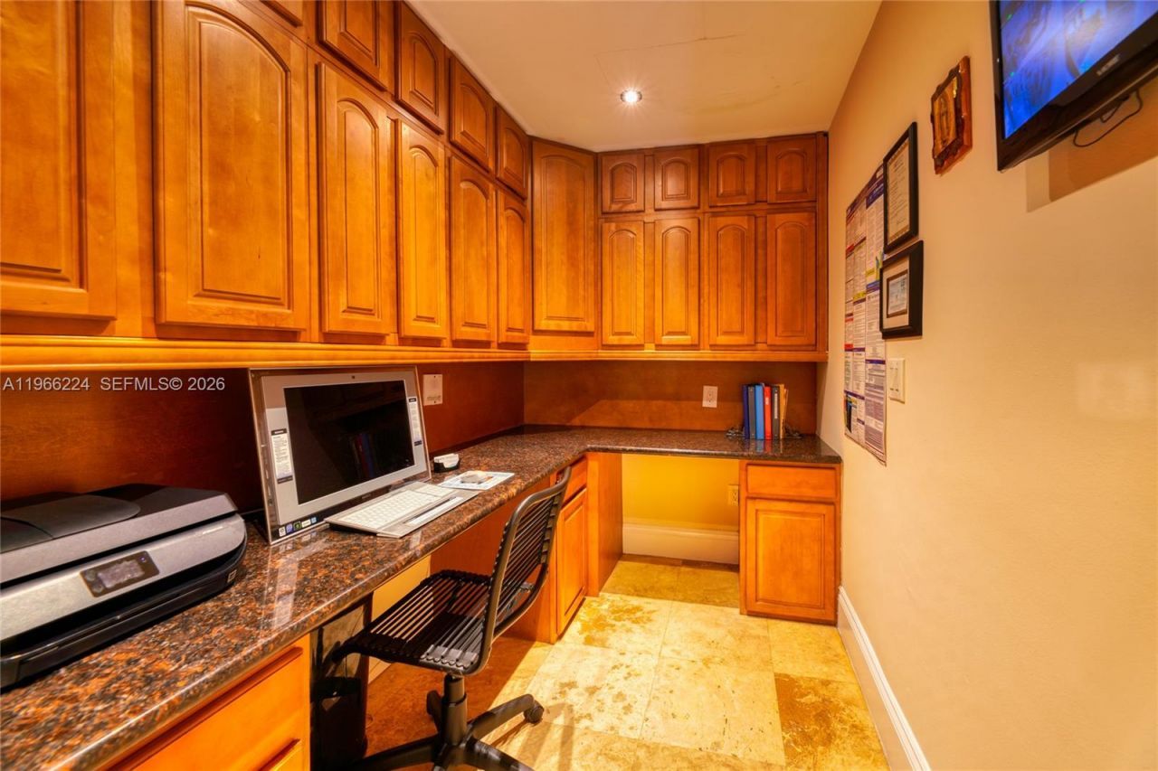 5826 SW 17th St, Miami, FL 33155 Photo