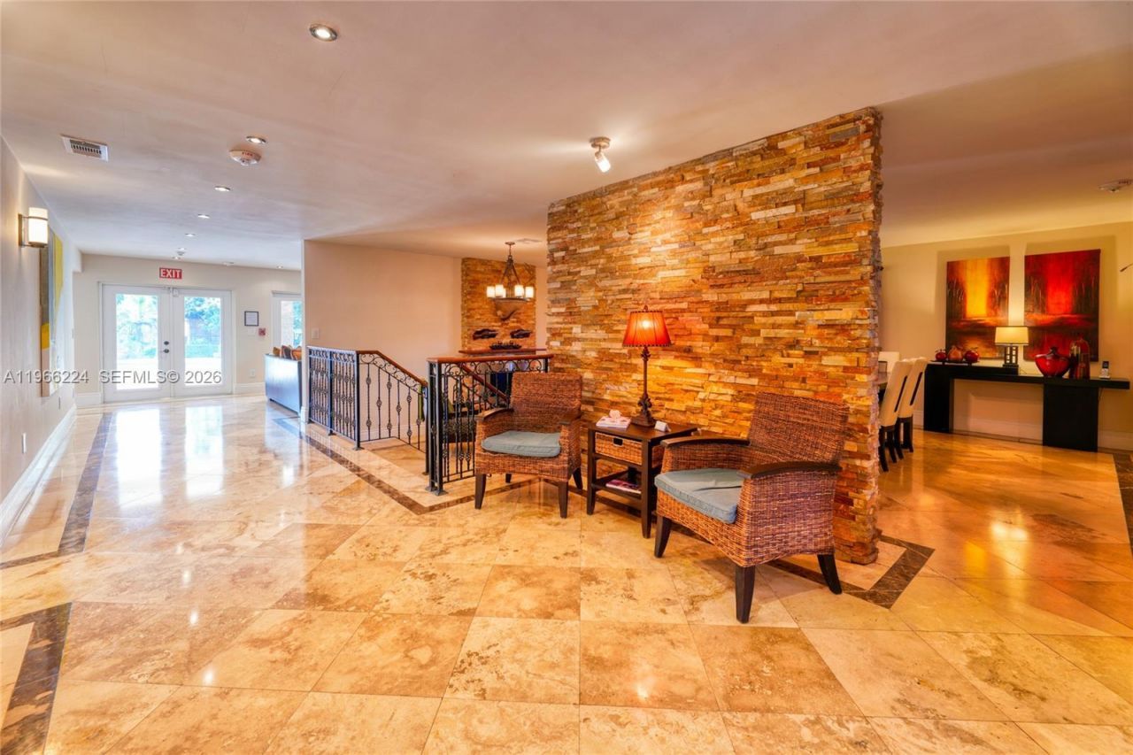 5826 SW 17th St, Miami, FL 33155 Photo