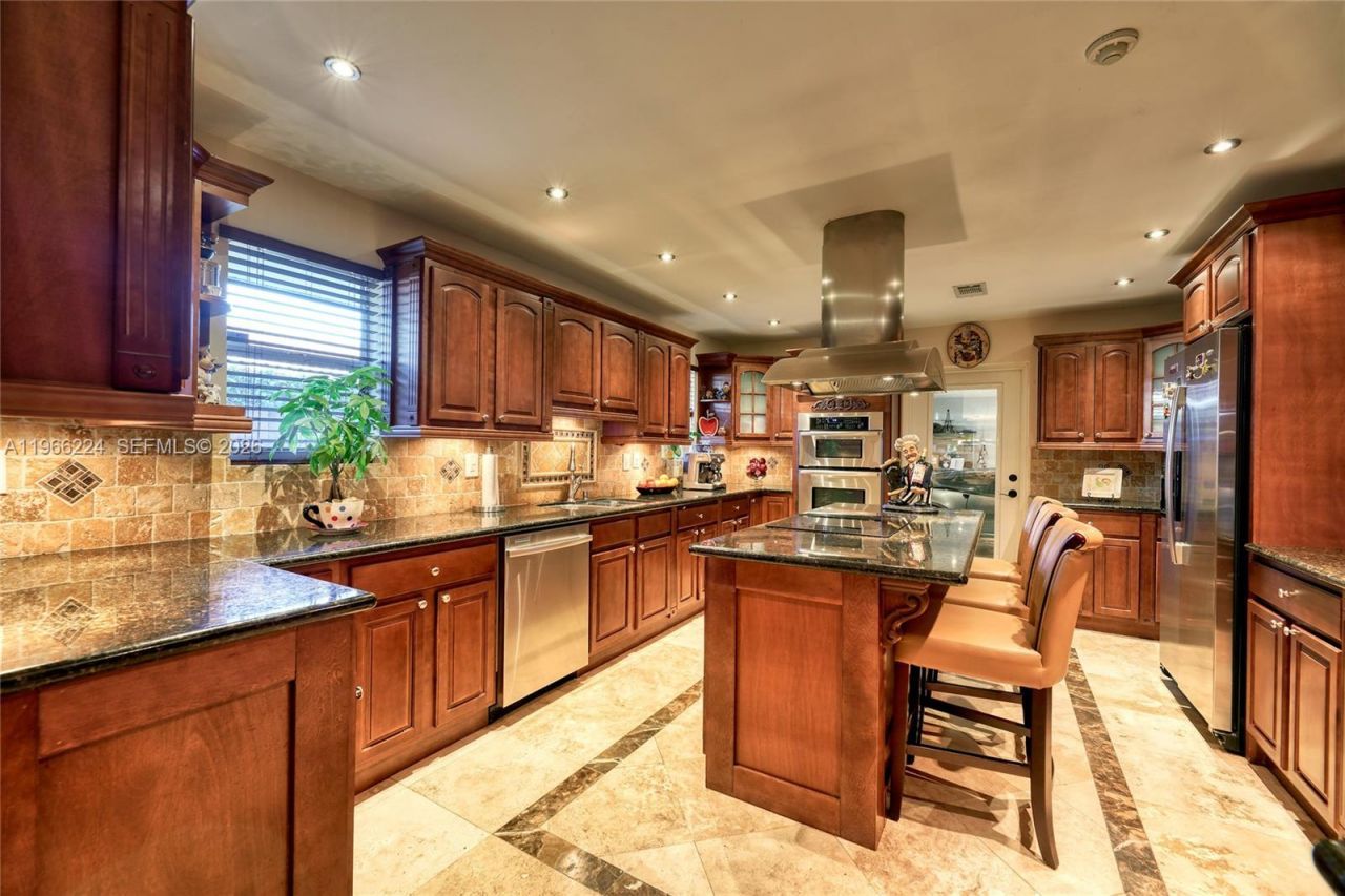 5826 SW 17th St, Miami, FL 33155 Photo