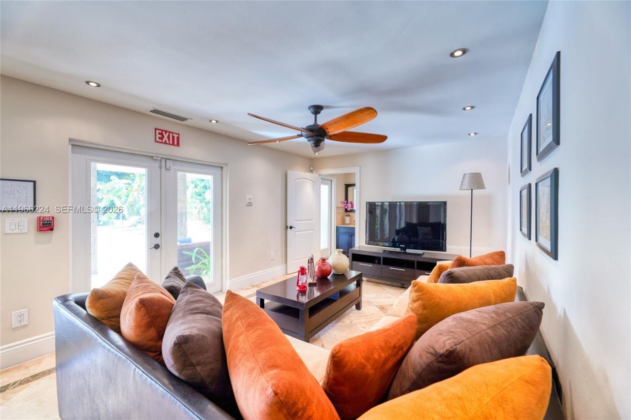 5826 SW 17th St, Miami, FL 33155 Photo