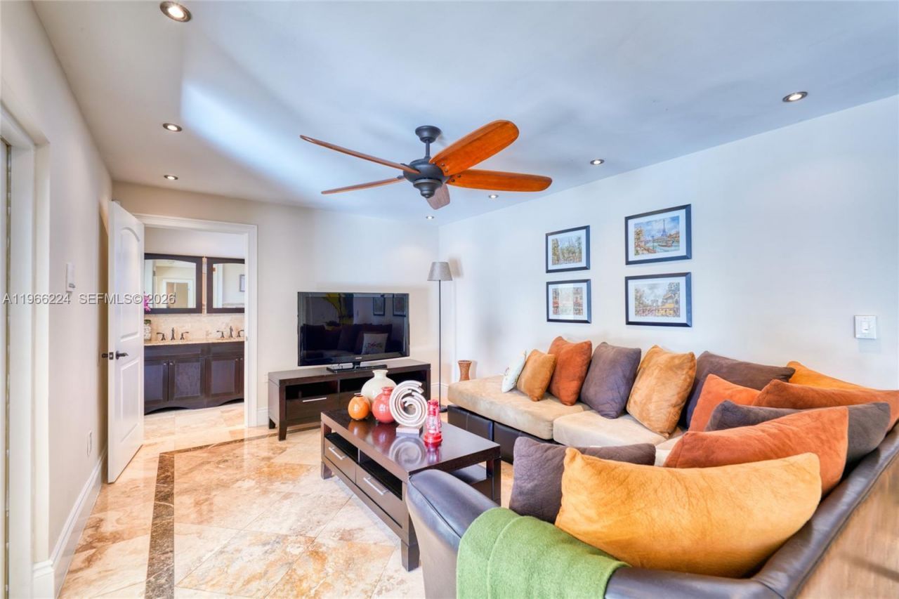 5826 SW 17th St, Miami, FL 33155 Photo