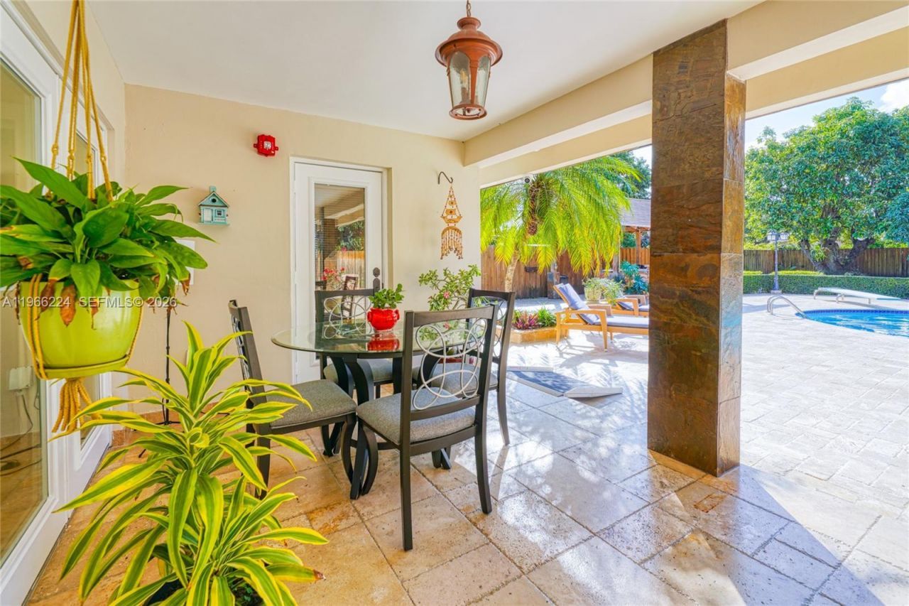 5826 SW 17th St, Miami, FL 33155 Photo