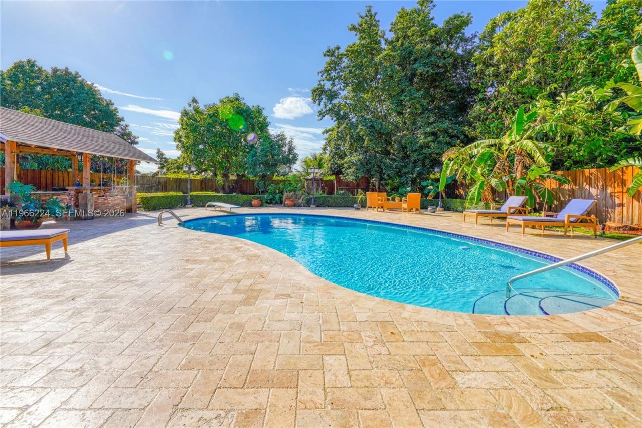 5826 SW 17th St, Miami, FL 33155 Photo