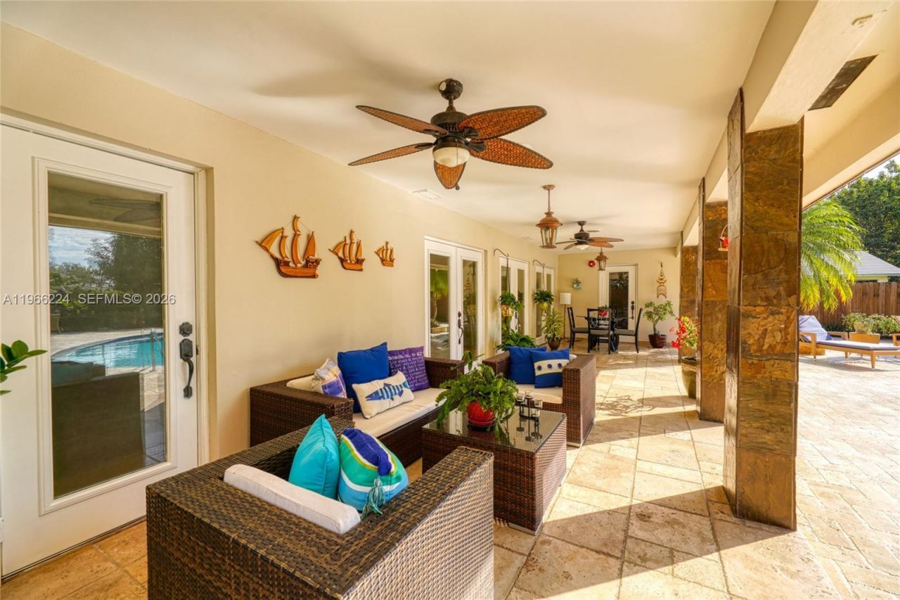 5826 SW 17th St, Miami, FL 33155 Photo