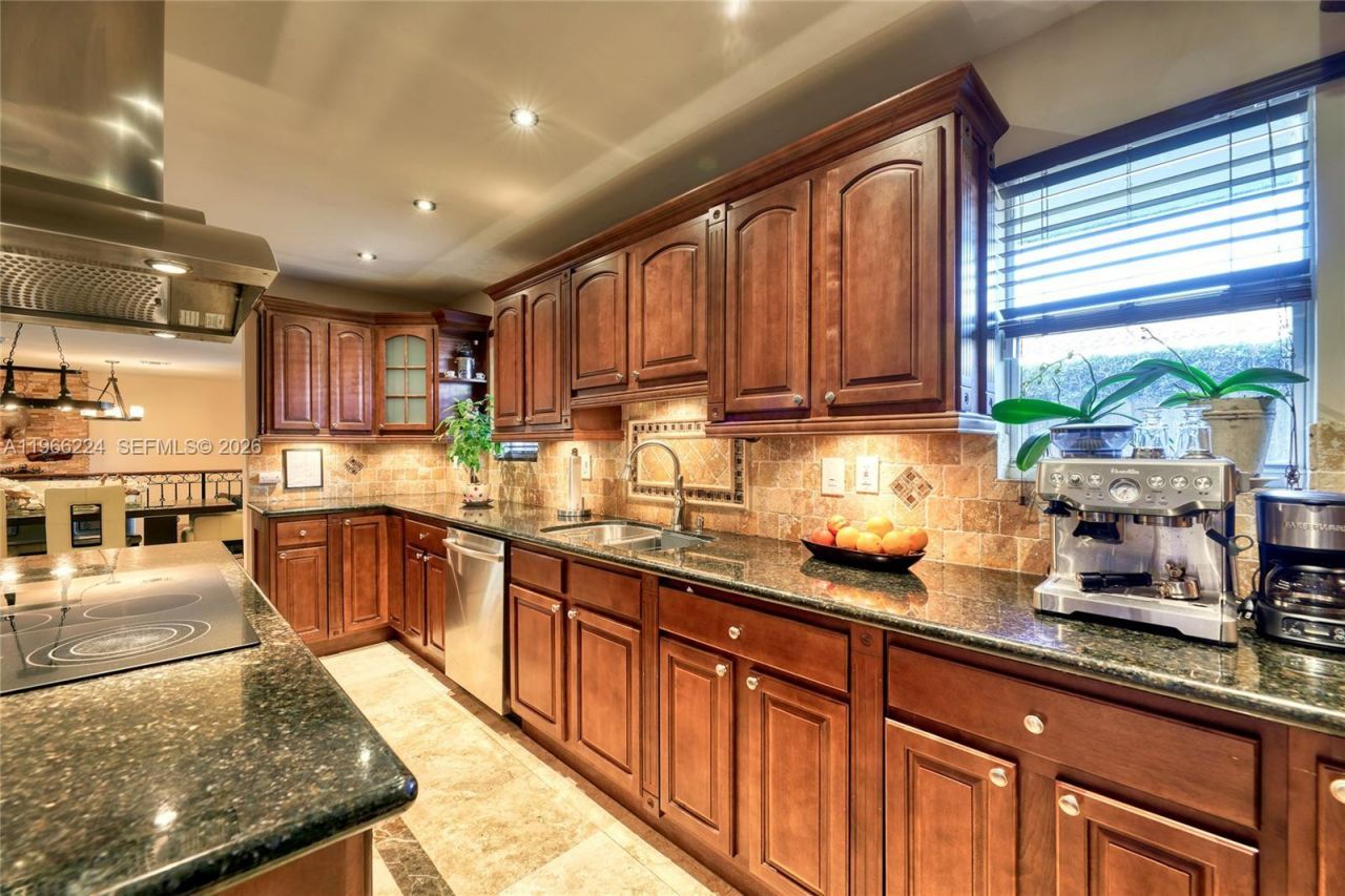 5826 SW 17th St, Miami, FL 33155 Photo