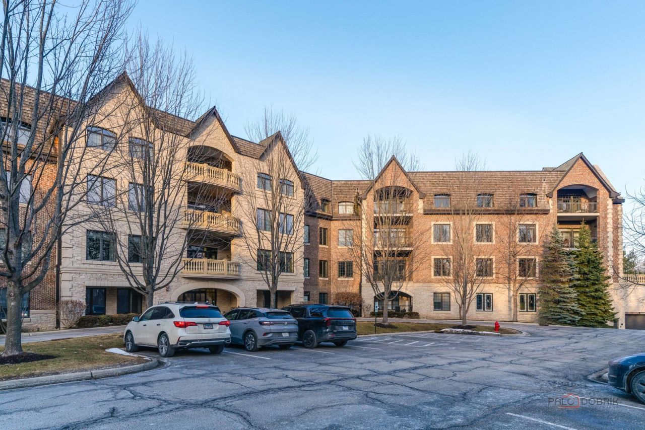 1800 Amberley Court, Unit 309, Lake Forest, IL 60045 Main Photo