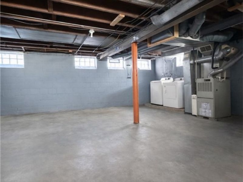 579 E 260th Street, Euclid, OH 44132 Photo 11