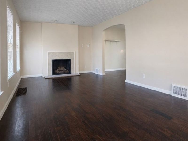 579 E 260th Street, Euclid, OH 44132 Photo 4