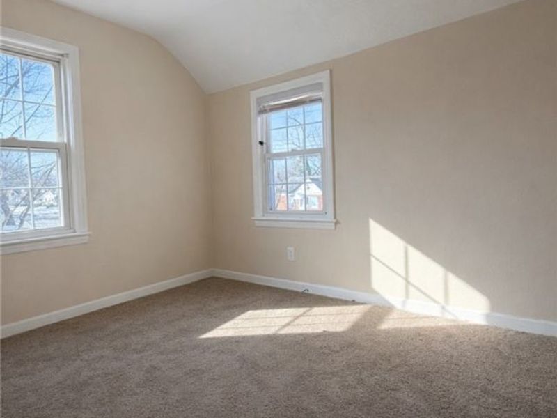 579 E 260th Street, Euclid, OH 44132 Photo 6