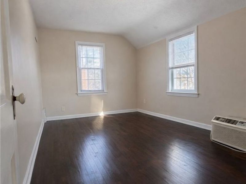 579 E 260th Street, Euclid, OH 44132 Photo 9