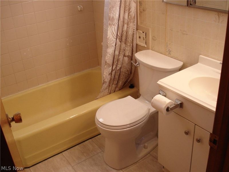 716 Chestnut Street, Conneaut, OH 44030 Photo 16