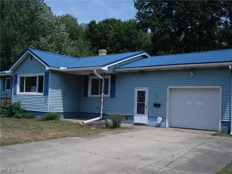 716 Chestnut Street, Conneaut, OH 44030 Photo 2
