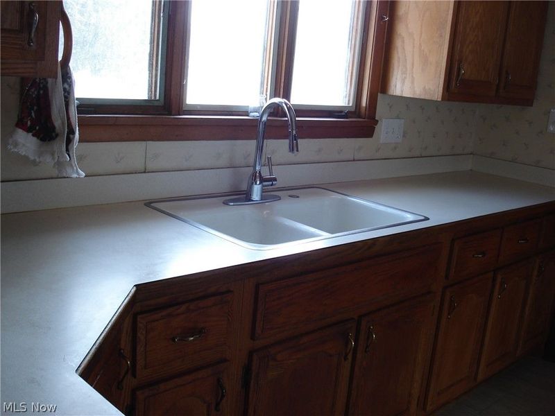 716 Chestnut Street, Conneaut, OH 44030 Photo 8