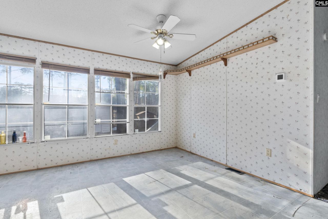 697 Ellene Road  Photo 12