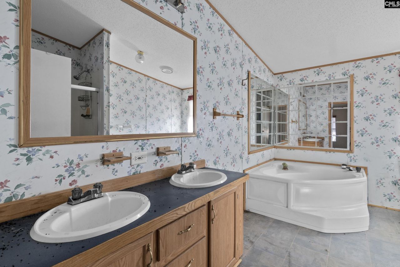 697 Ellene Road  Photo 19