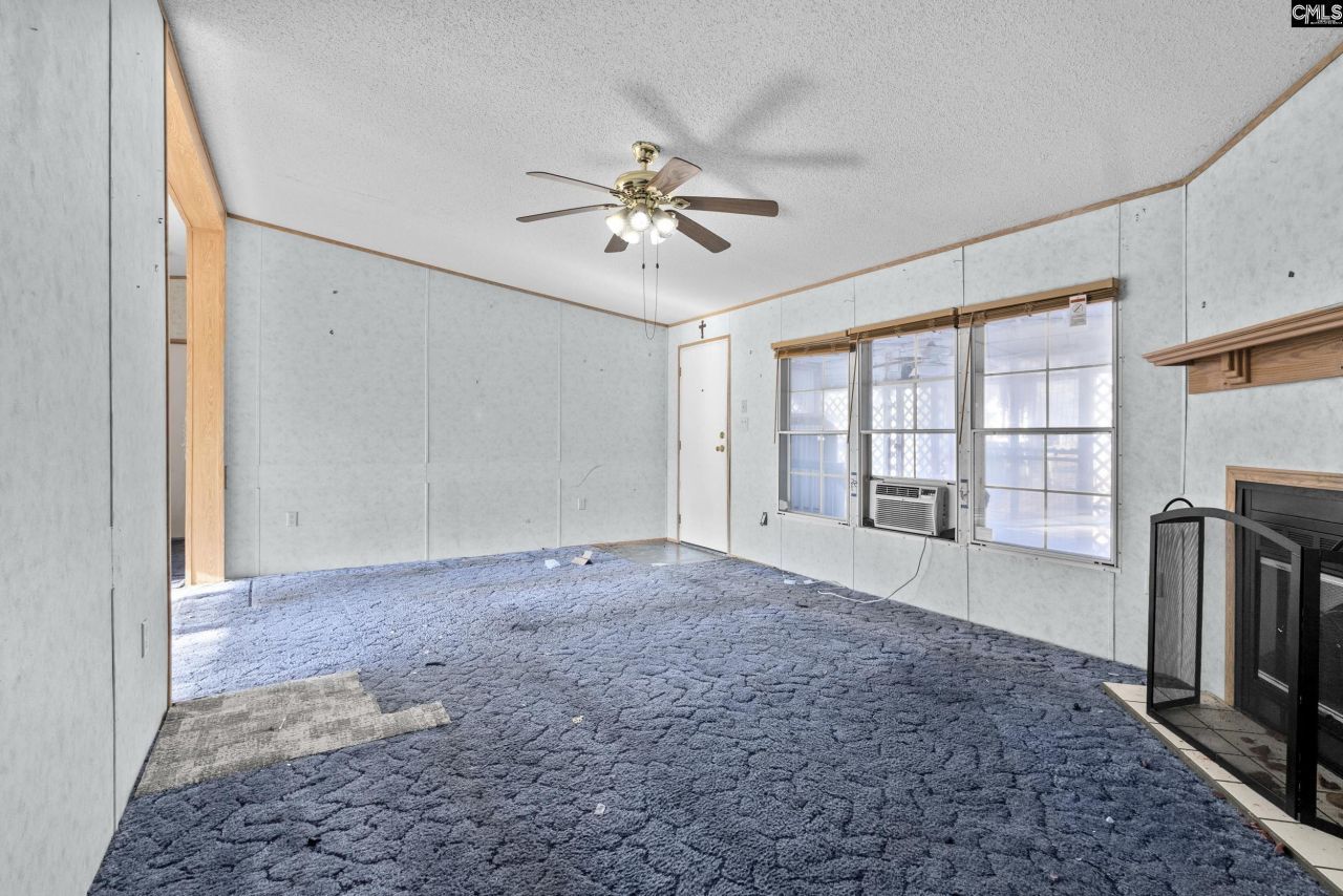 697 Ellene Road  Photo 4