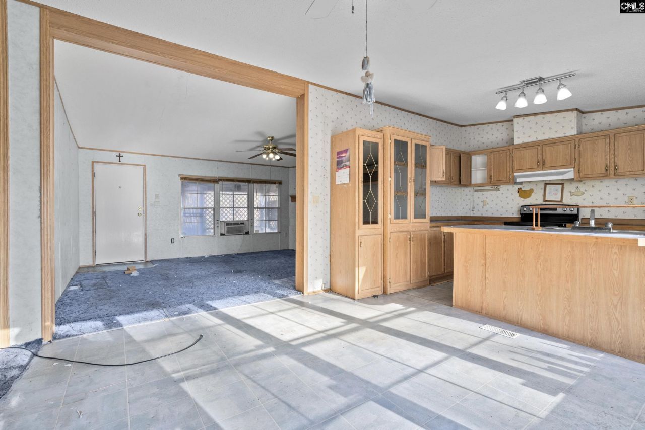 697 Ellene Road  Photo 5