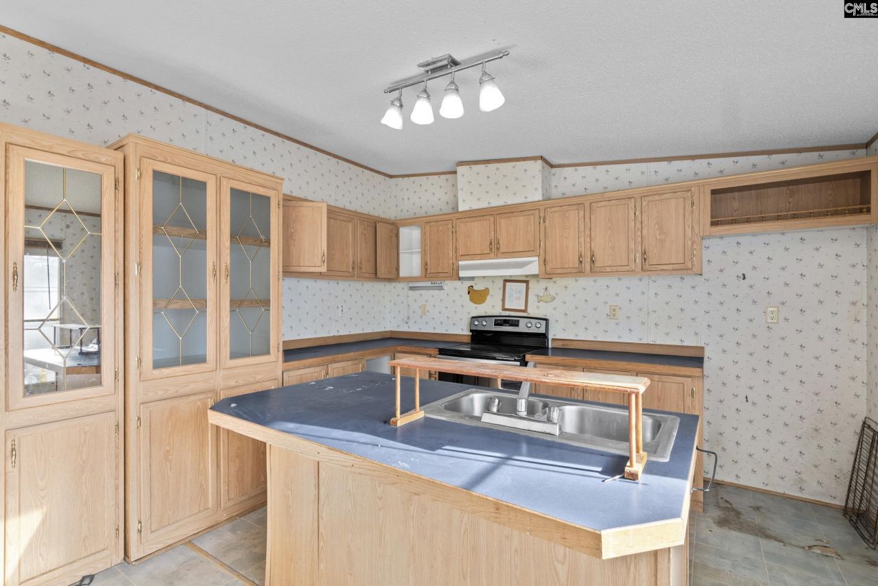 697 Ellene Road  Photo 7