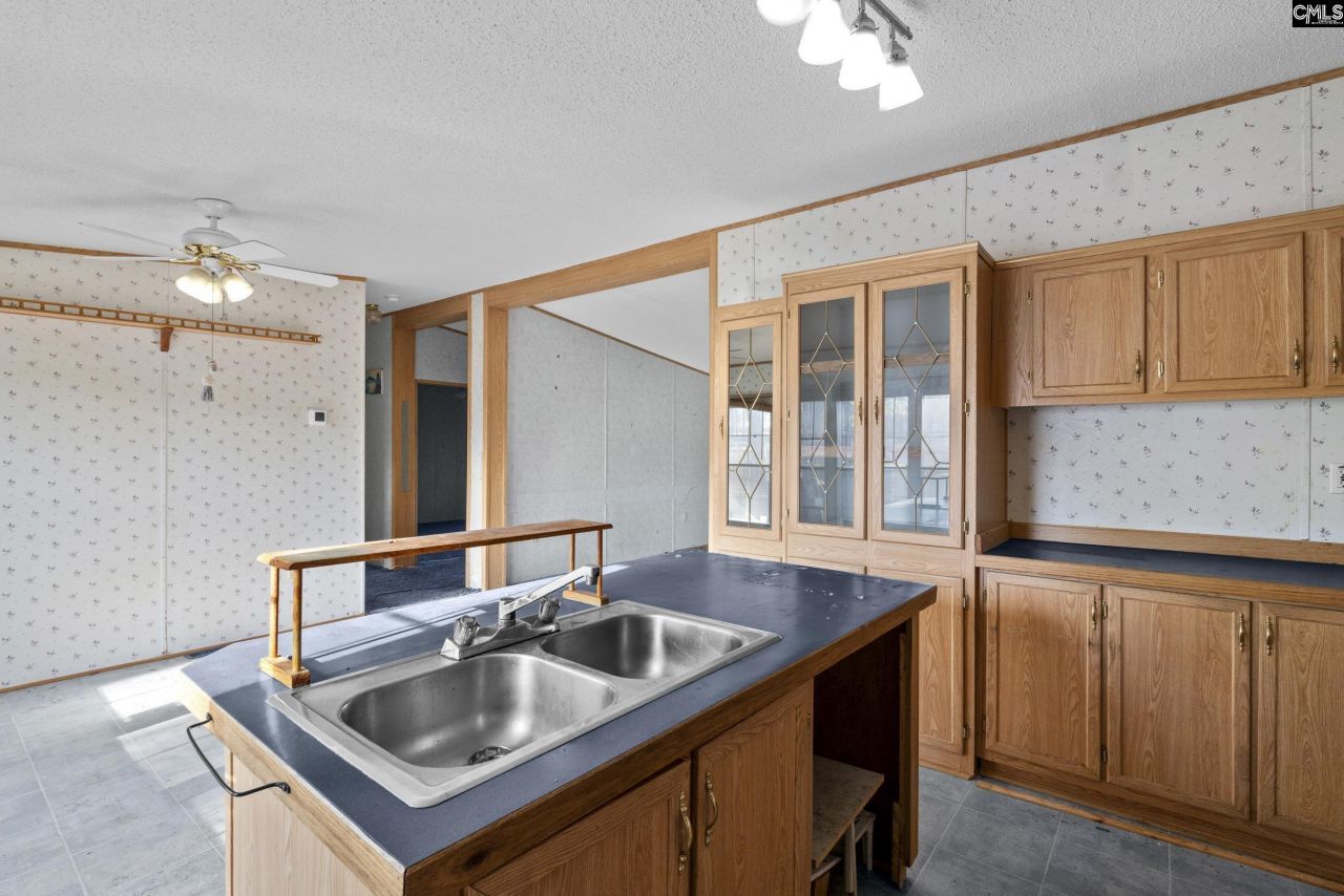 697 Ellene Road  Photo 8