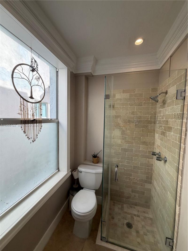 119 Menores Ave, Unit 8A, Coral Gables, FL 33134 Photo