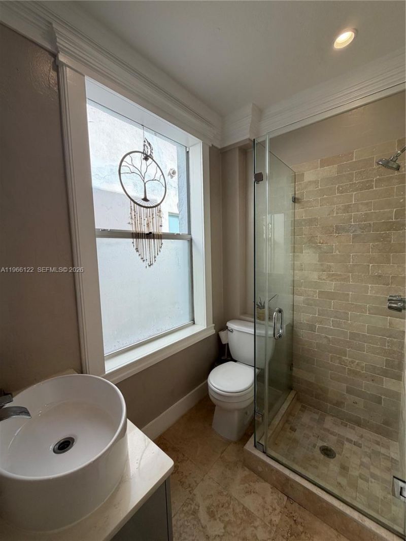 119 Menores Ave, Unit 8A, Coral Gables, FL 33134 Photo