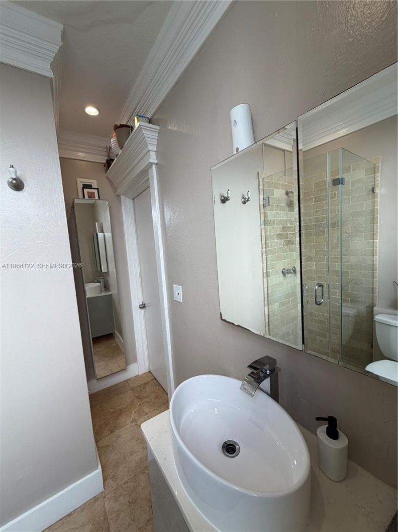 119 Menores Ave, Unit 8A, Coral Gables, FL 33134 Photo