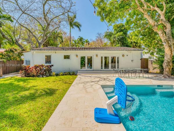 4071 Barbarossa Ave, Miami, FL 33133