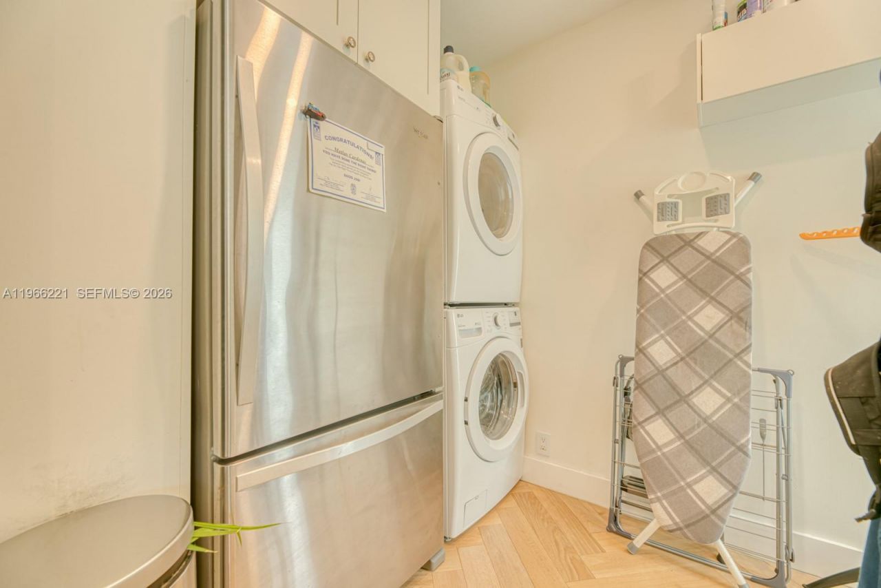 4071 Barbarossa Ave, Miami, FL 33133 Photo