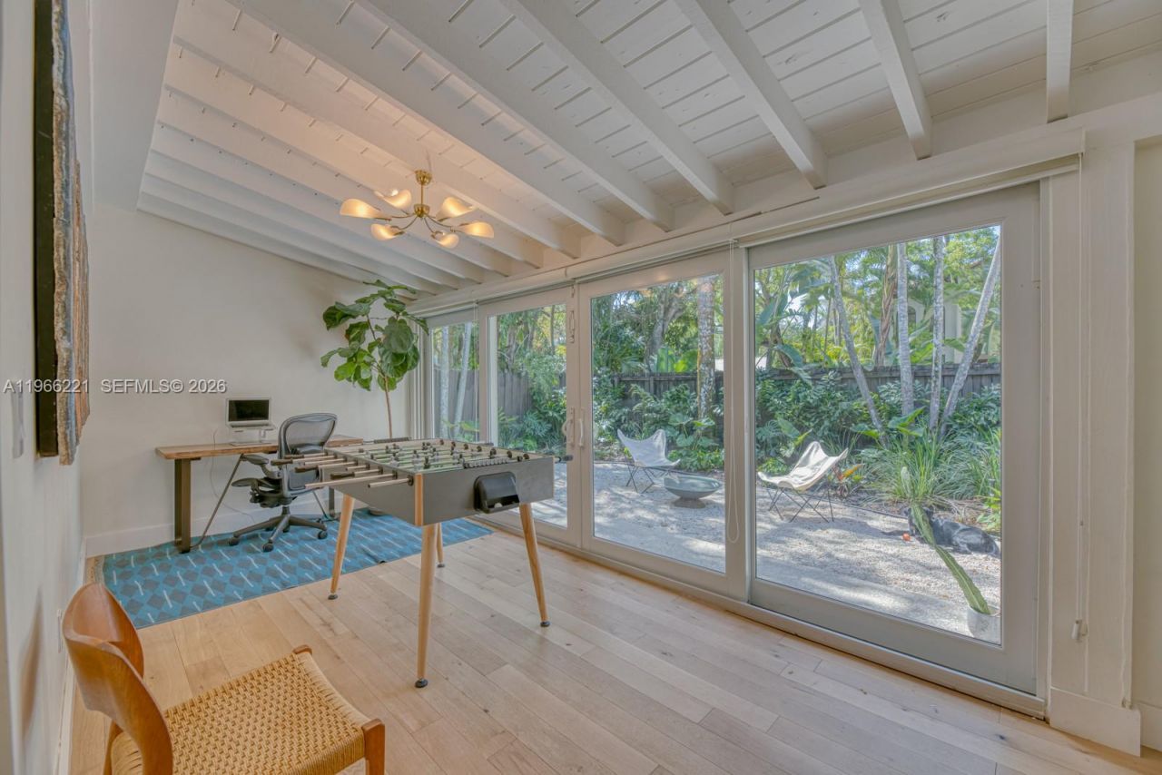 4071 Barbarossa Ave, Miami, FL 33133 Photo