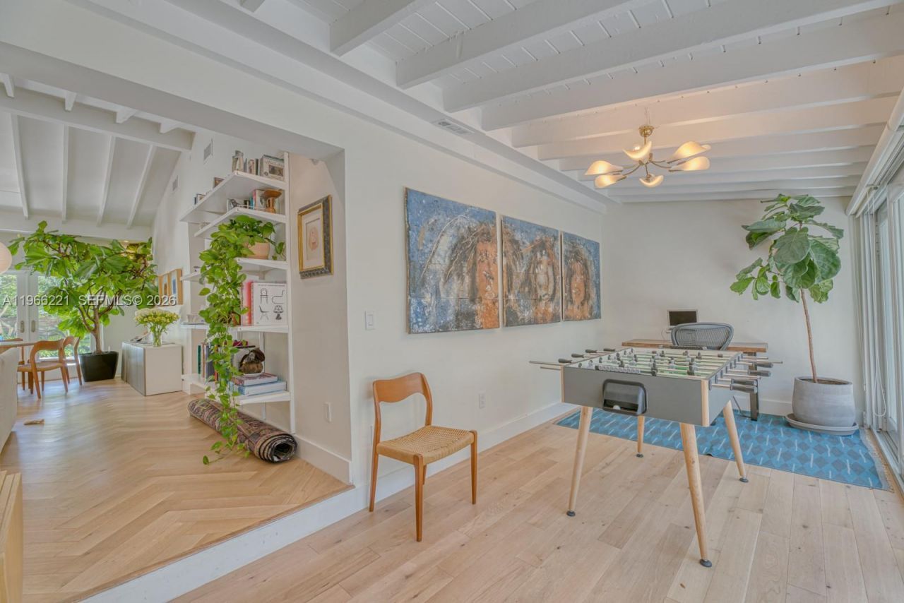 4071 Barbarossa Ave, Miami, FL 33133 Photo