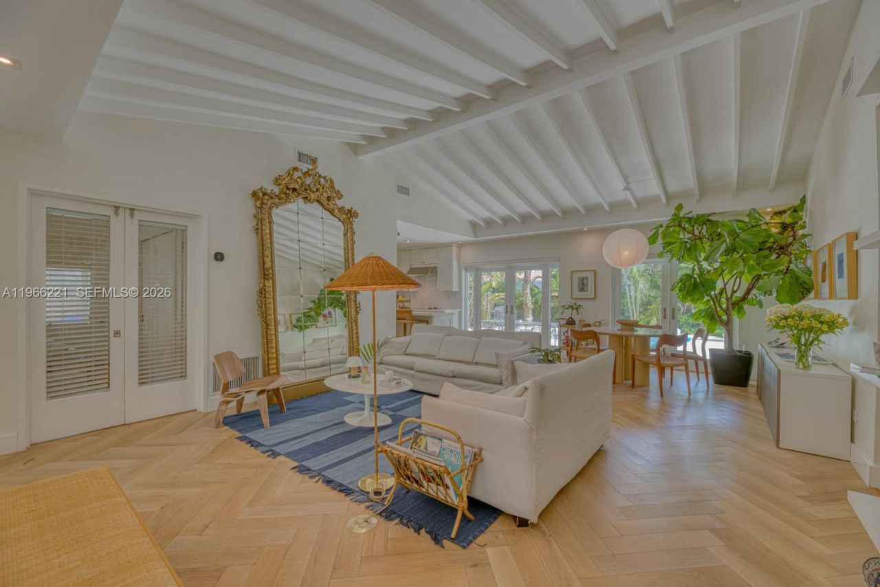 4071 Barbarossa Ave, Miami, FL 33133 Photo