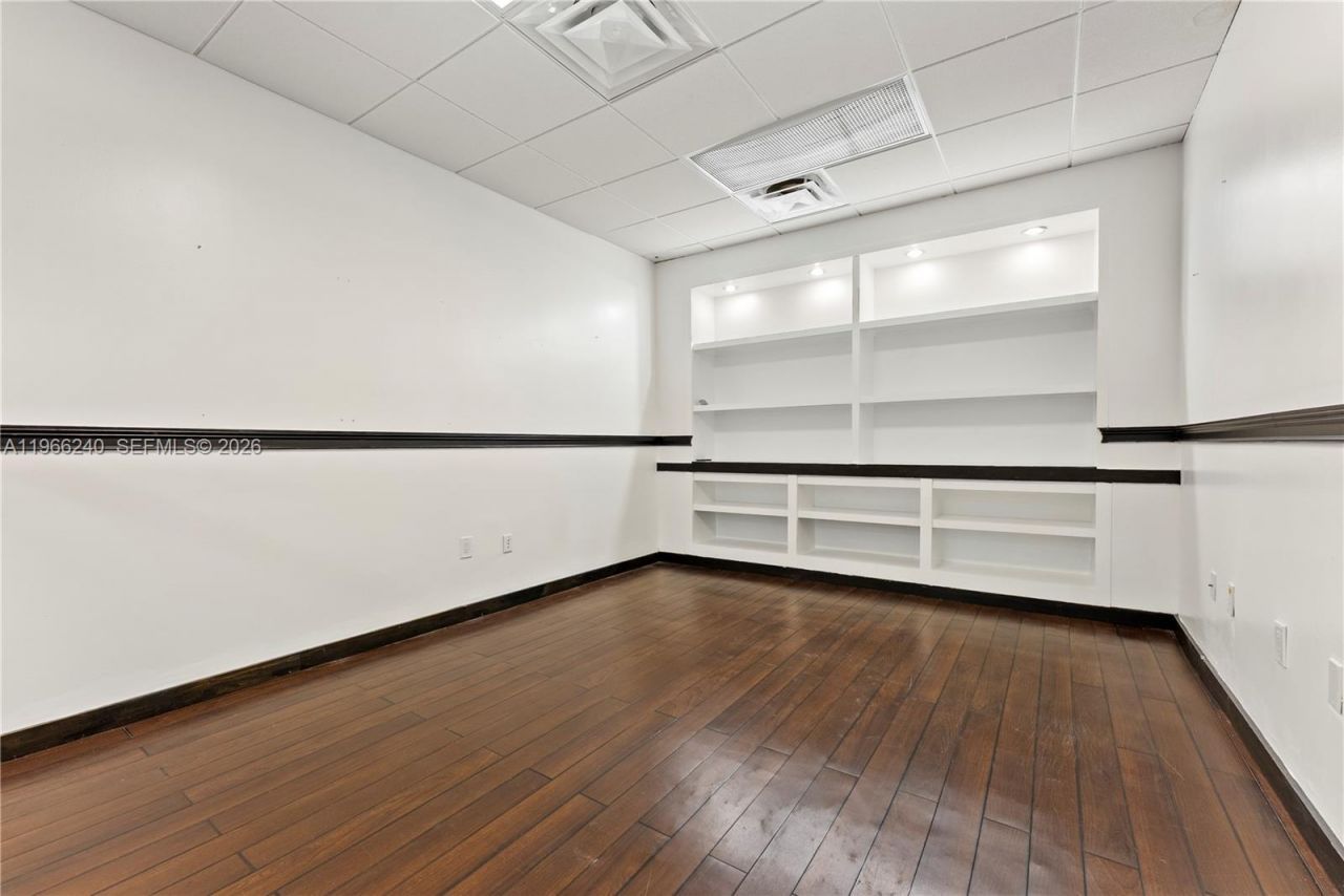 20185 NE 16th Pl , Miami, FL 33179 Photo