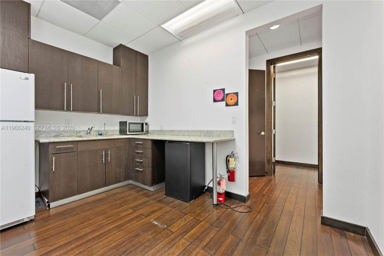 20185 NE 16th Pl , Miami, FL 33179 Photo