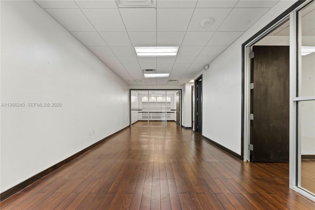 20185 NE 16th Pl , Miami, FL 33179 Photo