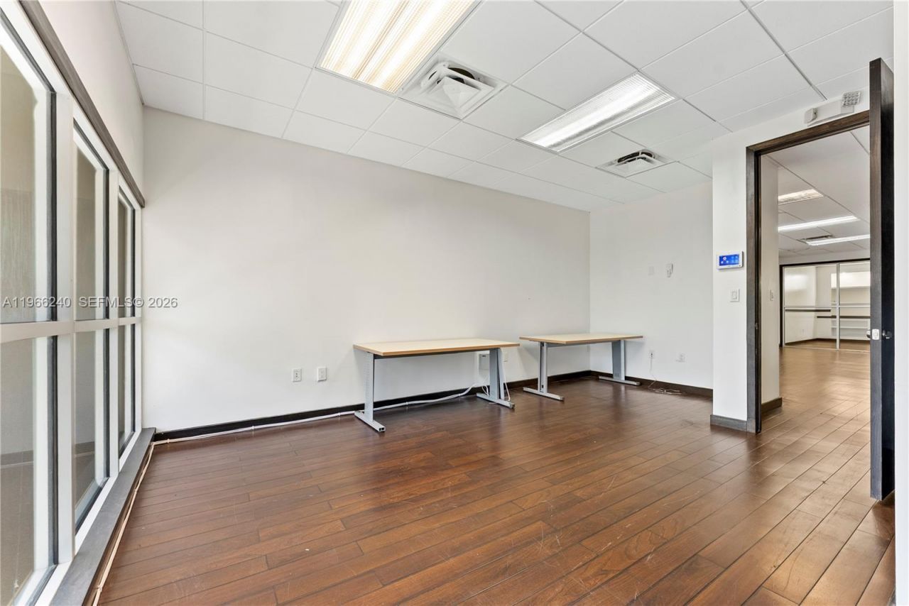 20185 NE 16th Pl , Miami, FL 33179 Photo