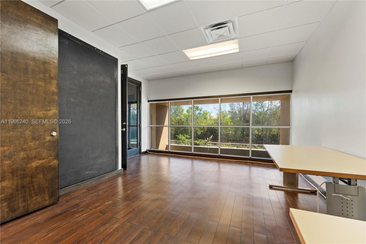 20185 NE 16th Pl , Miami, FL 33179 Photo