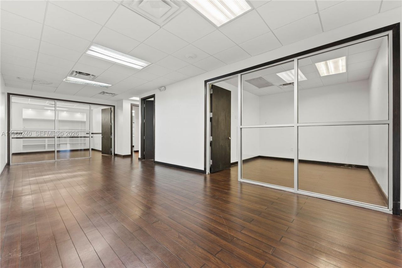 20185 NE 16th Pl , Miami, FL 33179 Photo