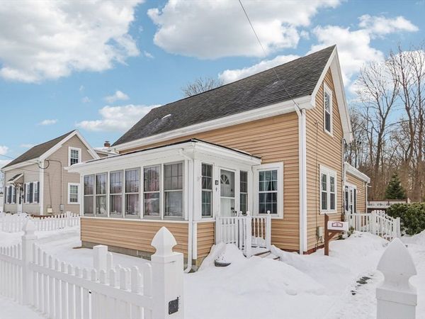 9 Old Market St, Rockland, MA 02370