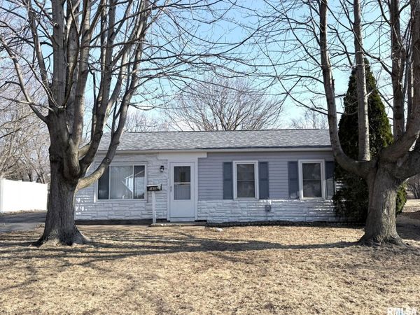 1479 MEADOW Drive, Galesburg, IL 61401