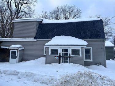 33 Marshall Place, Lockport, NY 14094